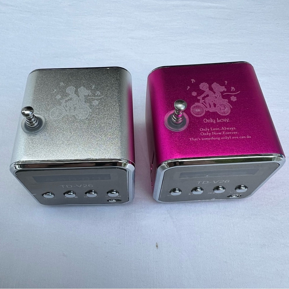 TV-V26 Portable Wireless Mini USB FM Speaker Micro Sound Radio Player Pink/Gray